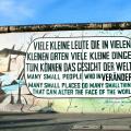 Zitat_Viele kleine Leute_East Side Gallery_Berlin @unsplash_Mark Konig
